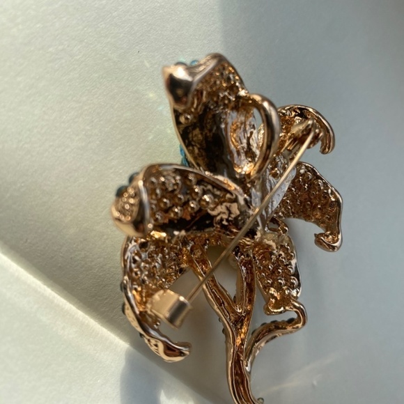 STUNNING flower pendant - Picture 11 of 14